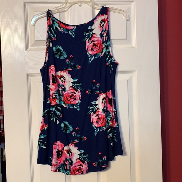 Blue tank top with pink flowers v neck with criss cross straps above size large - Picture 3 of 5